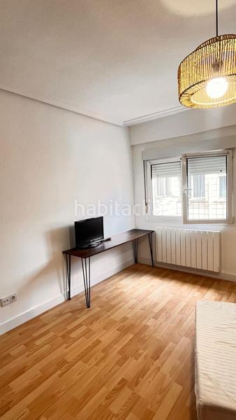 Foto c60255ba-2ea5-4643-b3c9-0b2e77487a5e. Alquiler piso  en alquiler , 3 dormitorios. en Gijón