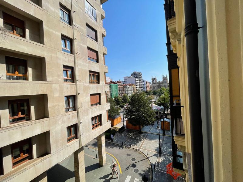 Foto 900d6584-77b2-43de-875e-f90330cb3cea. Lloguer pis amb calefacció aparcament a Centro Gijón