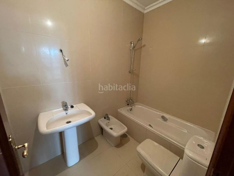 Foto b3b41de8-2174-4529-8061-e55986952d34. Lloguer pis amb calefacció aparcament a Centro Gijón