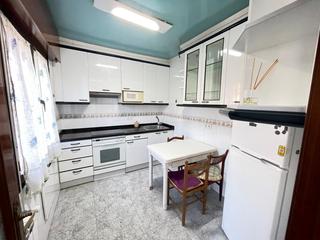 Location Maison jumelée à Roces. Casa adosada en alquiler en contrueces, 2 dormitorios.