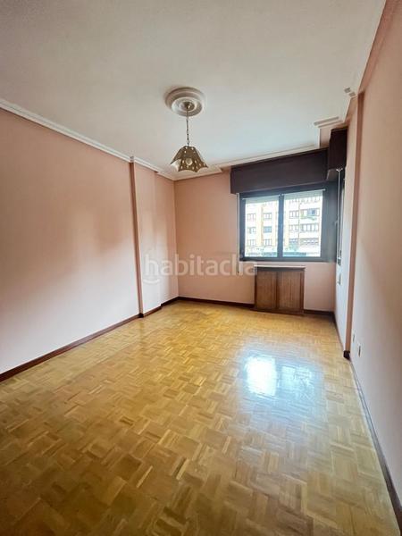 Foto c84dcd36-bc17-405f-908d-a78b5fbe7e17. Alquiler piso  en alquiler en centro playa, 3 dormitorios. en Gijón