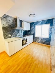 Lloguer Pis a Ceares. Piso en alquiler en llano  institutos, 3 dormitorios.