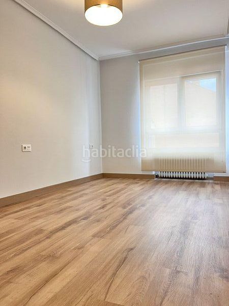 Foto 1f0c8369-5e82-47e4-bebb-978bad1b3aec. Rent flat with heating parking in Llano Gijón