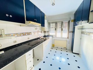 Appartement à Centro. Piso en venta en llano  institutos, 2 dormitorios.