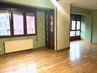 Pis a Centro. Piso en venta en llano  institutos, 2 dormitorios.