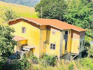 Casa a Pravia. Casa con finca en venta en pravia, 4 dormitorios.