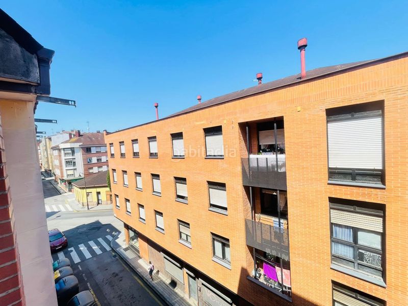 Foto cf30da58-8292-43e8-a7de-08941b8bd8a9. Apartament amb calefacció a Llano Gijón