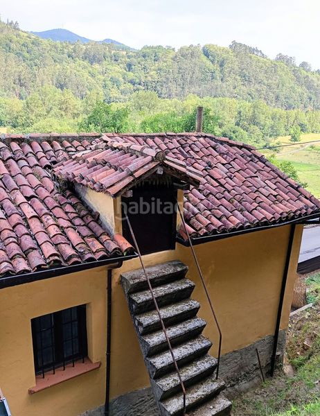 Foto f5be879c-2069-4be4-a457-7d21a0198098. Casa adossada amb calefacció a Pravia
