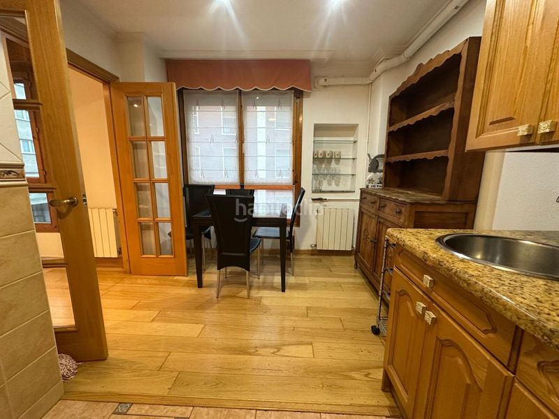 Foto ebbf6af8-6a96-4957-a04f-7bbe979f94a7. Rent flat with heating in Centro Gijón