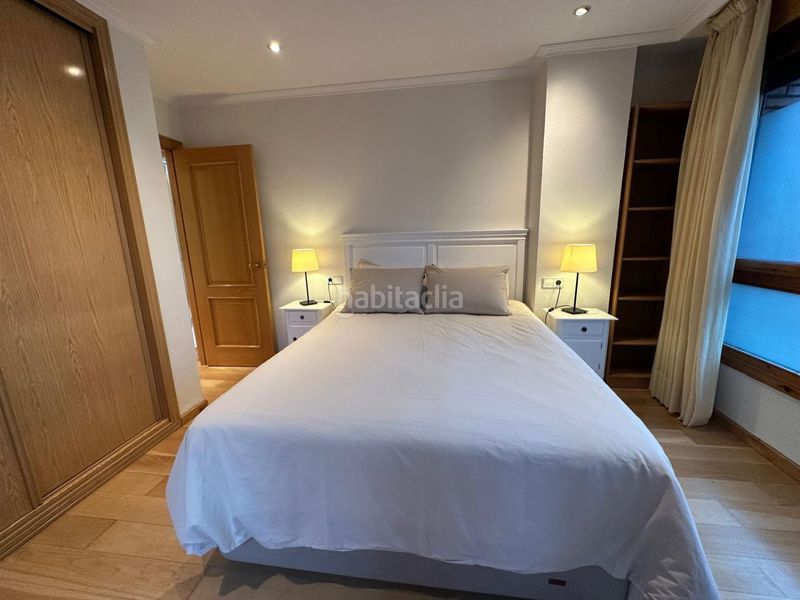 Foto f7c61da2-e6ff-450c-bf7c-ec9145e05178. Rent flat with heating in Centro Gijón
