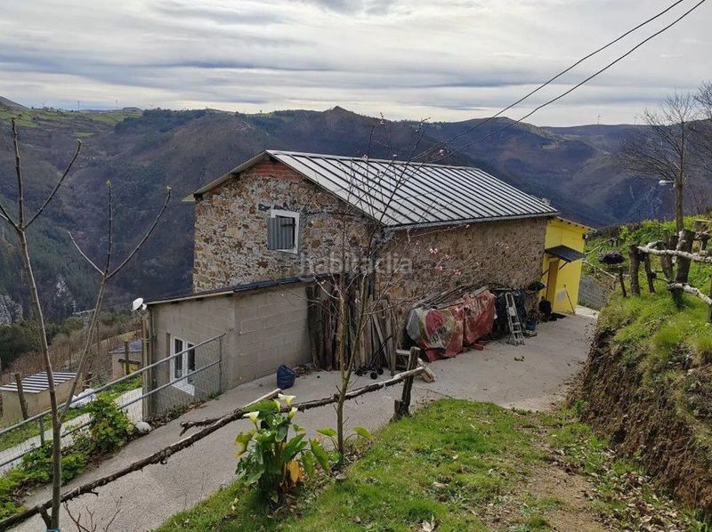 Foto dc32c558-7e12-4c1d-9c0a-295fc75ffe1f. Casa a Grandas de Salime