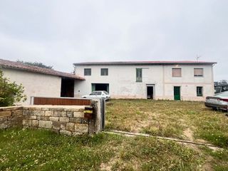 Casa a Tazones - Argüero. Casa con finca en venta en argüero, 4 dormitorios.
