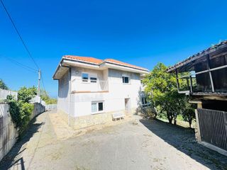 Chalet in Cenero. Chalet individual en venta en periferia, 6 dormitorios.