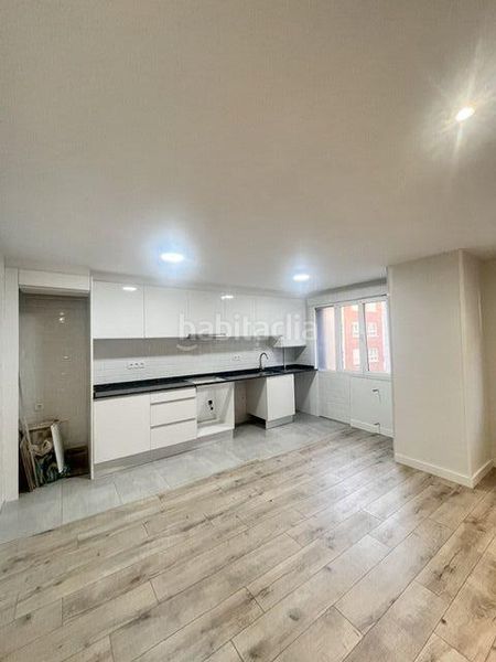 Foto c9df944d-030f-40f5-8a68-c70ca621db63. Rent flat with heating in Centro Gijón