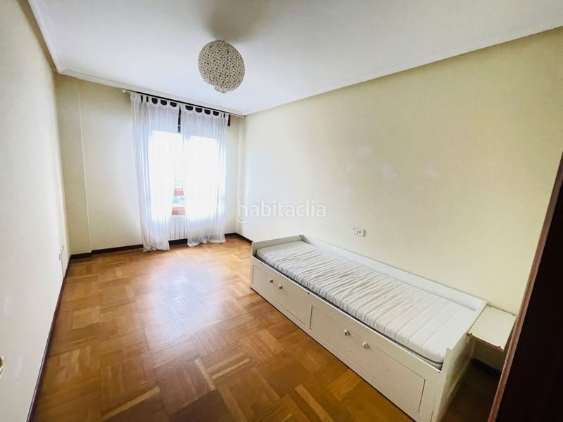 Foto 2ea371f1-1473-4faf-828e-f595b2e33be8. Rent flat with heating parking in Ceares Gijón