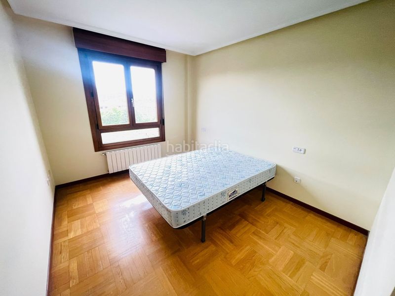 Foto b1bb57ba-05b8-4435-a205-624b9e02780c. Rent flat with heating parking in Ceares Gijón