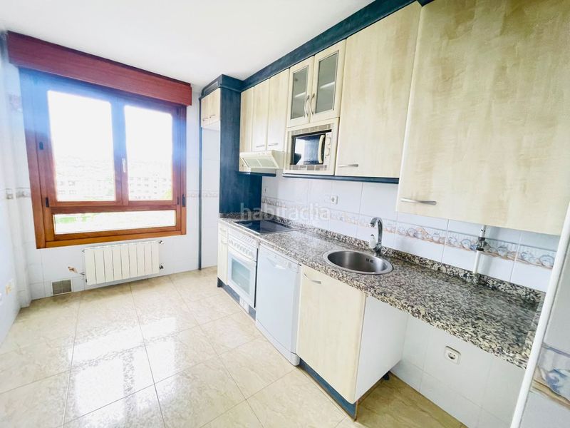 Foto f7995171-0136-4e9d-9cc1-3bb98719b9e4. Rent flat with heating parking in Ceares Gijón