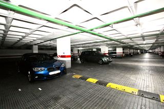 Alquiler Parking coche en Carrer del comte d'urgell 121. Plaza de parking para coche mediano. 2,55m de largo por 1,66 de