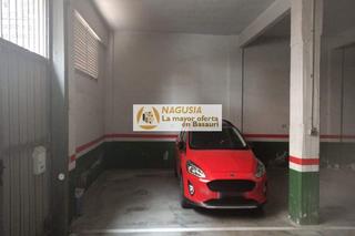 Parking coche en Kalero-Basozelai. Se vende parcela de garaje para el coche grande