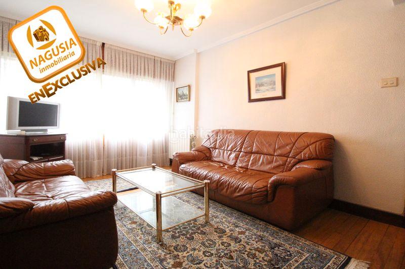 Foto 5d6bcdb6-284e-44d8-8e63-41c4d32e94d1. Flat with heating in Centro-Ariz-Uribarri Basauri