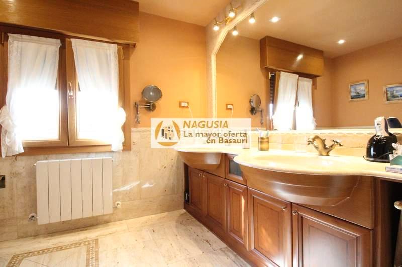 Foto 589be8ee-91b6-4389-8ac5-8ebd4648e9f9. Casa a schiera con riscaldamento parcheggio in Kalero-Basozelai Basauri