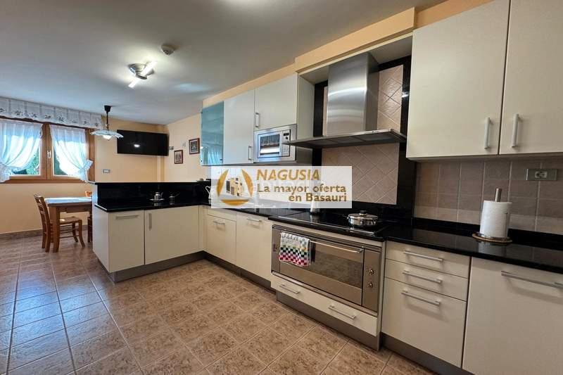 Foto db1ff979-4b96-4b5f-a453-b2f94810be8f. Casa a schiera con riscaldamento parcheggio in Kalero-Basozelai Basauri