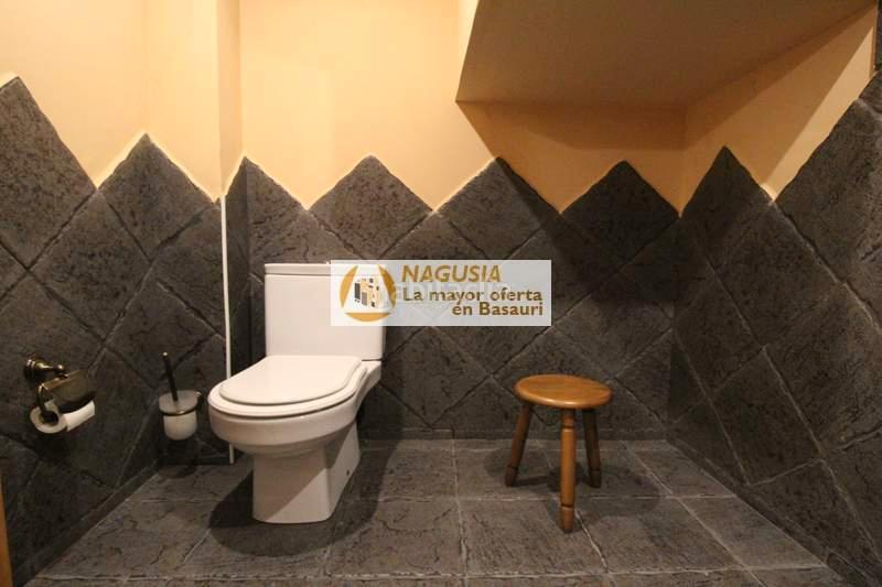 Foto 88c063d2-082e-454e-85ef-af4e8c816d20. Casa adosada en Kalero-Basozelai Basauri