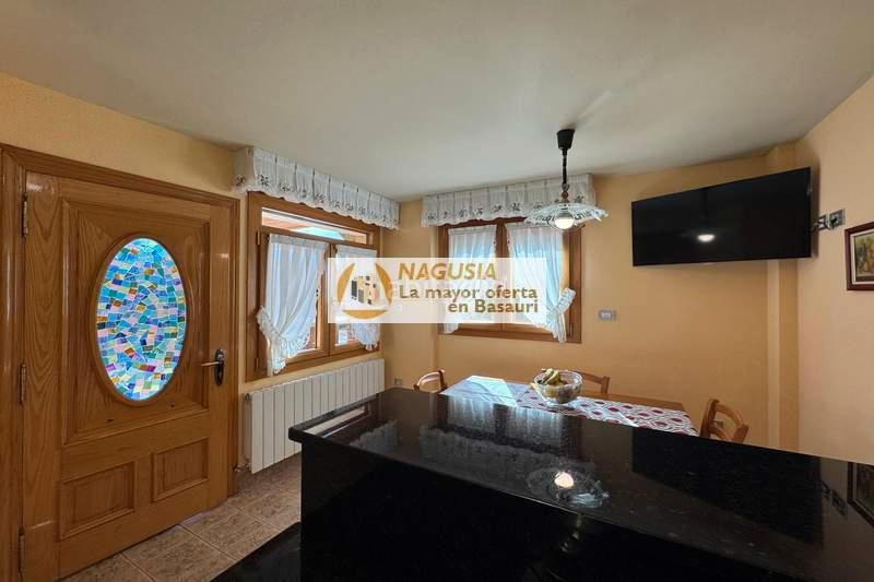 Foto b7f2935c-d9c9-4570-919d-134ed64e26f4. Casa adosada en Kalero-Basozelai Basauri