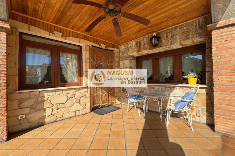 Foto 7fad76ba-9289-40dc-a783-550d4d54e4f0. Casa adossada amb calefacció aparcament a Kalero-Basozelai Basauri
