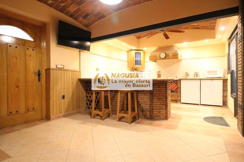 Foto 8c93d4ed-a3d3-4300-a0c2-d7cf6bb9fd58. Casa adossada amb calefacció aparcament a Kalero-Basozelai Basauri
