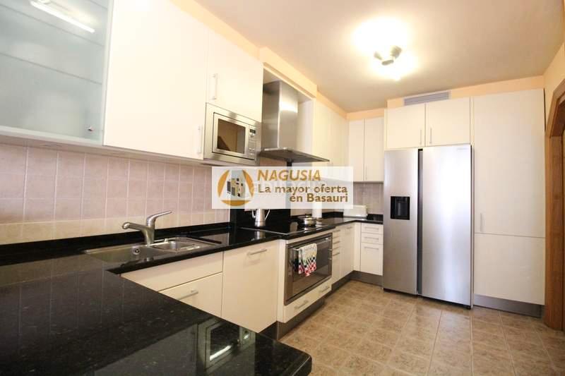 Foto 7ae67f31-a464-405c-84e1-b3e780fb8f0e. Semi detached house with heating parking in Kalero-Basozelai Basauri