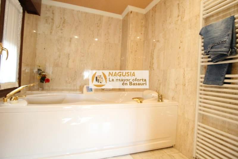 Foto 9b48997b-9ff3-4308-a540-3c2dff267609. Semi detached house with heating parking in Kalero-Basozelai Basauri