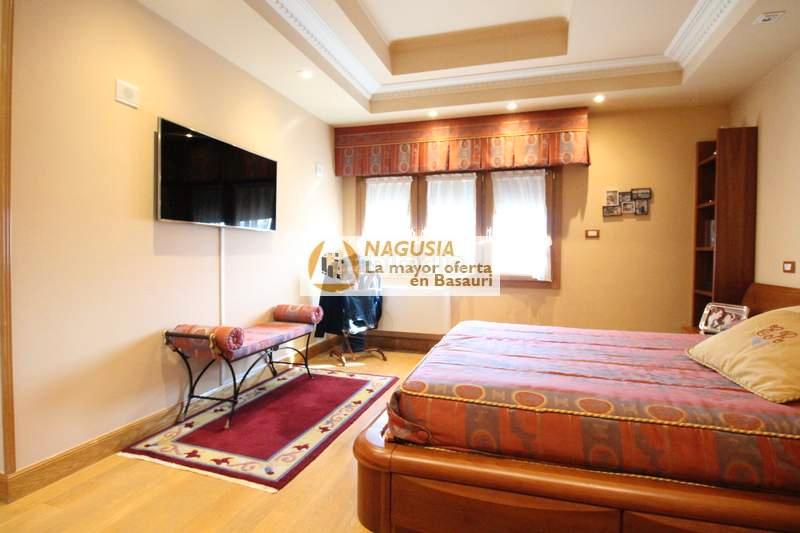 Foto b44c2b4a-2fcb-4e21-90bc-d4d044038a69. Semi detached house with heating parking in Kalero-Basozelai Basauri