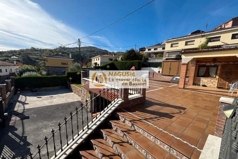 Foto c4082411-8f3d-4c4e-86e2-2bd4d12e9618. Semi detached house with heating parking in Kalero-Basozelai Basauri