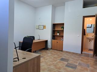 Location Local commercial  Mendibil kalea. Se alquila loft sin cédula de habitabilidad