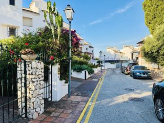 Casa bifamiliare  Urbanización la casita colorada. Exclusividad, privacidad y vistas al mediterráneo en mijas