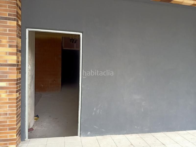 Foto 99f2147e-4296-4f59-a386-9c87e4b06c24. Lloguer local comercial a Nuevos Roces Gijón