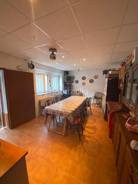 Foto f7c7a6ba-3f03-4b6e-bfe6-fa6f8b411826. Casa amb calefacció aparcament a Algadefe