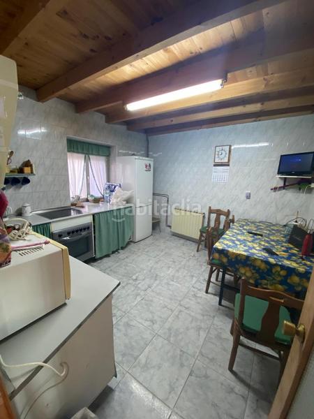 Foto f9653291-e67e-4b03-bb6b-74ba4854558e. Casa amb calefacció aparcament a Algadefe