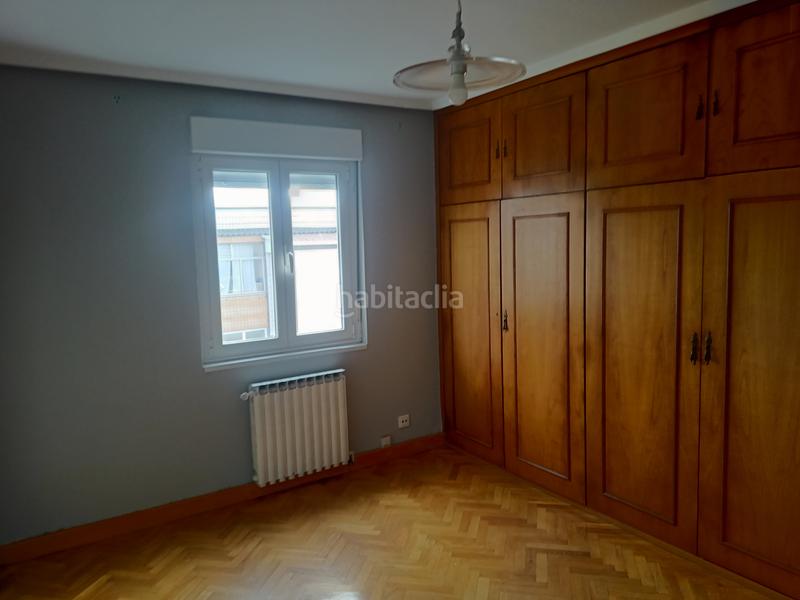 Foto 76457c85-4170-4eed-bb71-07366d15a890. Flat with heating in Pumarín Gijón