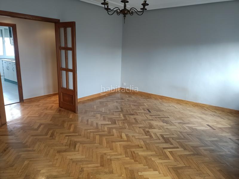 Foto 99555a17-72a2-43dc-afe3-b0c553251832. Flat with heating in Pumarín Gijón