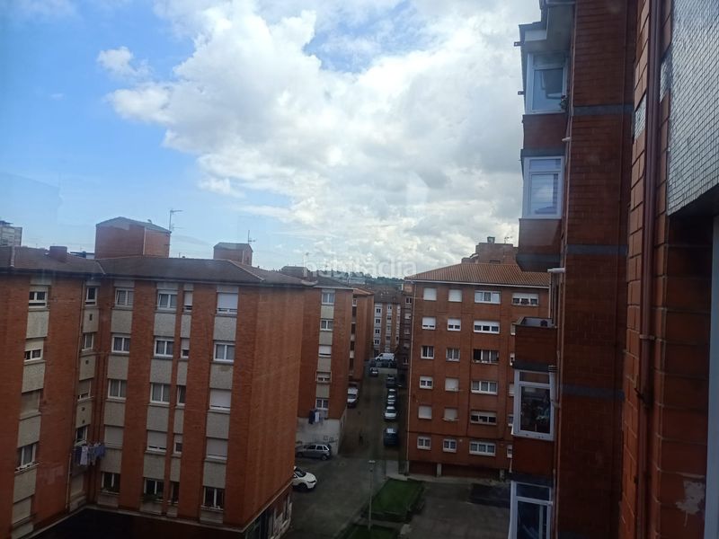 Foto d3f08950-709e-48e5-a8de-18e19fe5a217. Pis amb calefacció a Pumarín Gijón