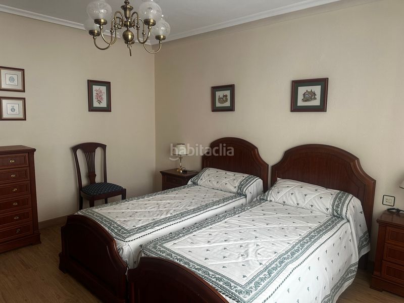 Foto f2985ef8-a139-49d6-9051-f2ea7a9fcdf7. Pis amb calefacció a El Polígono Gijón