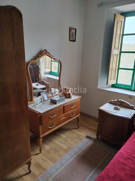 Foto b4f8593b-a994-496c-9a01-be7622a1ef38. Masia amb aparcament a Riello