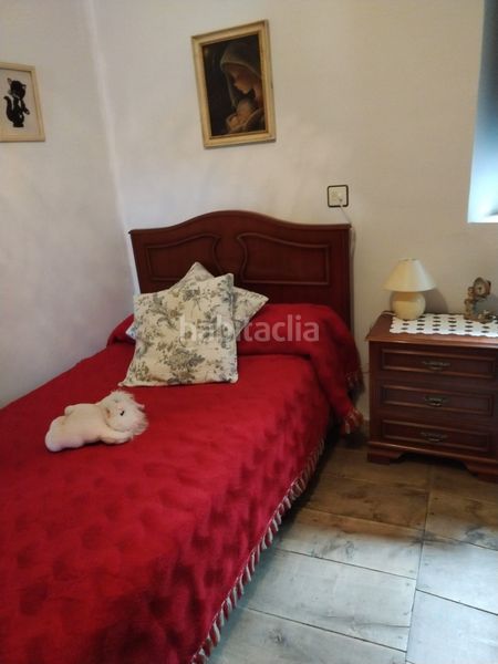 Foto d3c9c7fd-4c09-4ea8-8939-06133f592c64. Masia amb aparcament a Riello
