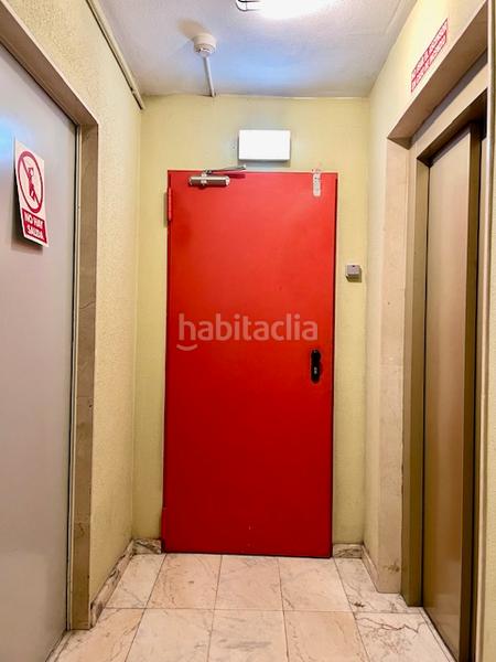 Foto fb98cd6c-7897-4aed-bfb7-5d6015764dc9. Aparcament cotxe a calle bélgica 11 a Llano Gijón