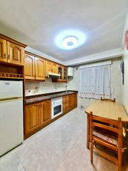 Appartement  Calle decano prendes pando. Pisazo centrico y con altura