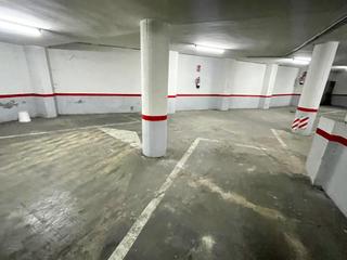 Aparcament cotxe a Carrer d'aragó 518. Plaza de coche grande más moto en calle aragón con cartagena cóm