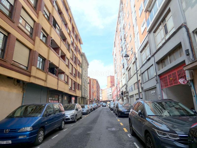 Foto b923fedf-b19c-4452-80a5-82dd0316b8fa. Aparcament cotxe a Bolueta Bilbao