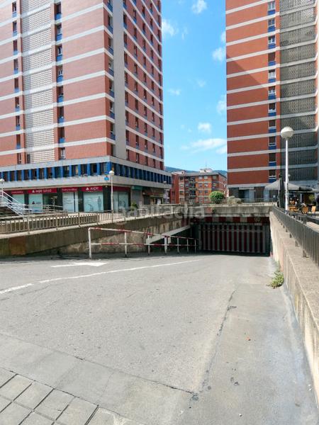 Foto 74418814-72d5-4610-a0ef-5810bf262ae1. Aparcament cotxe a Santutxu-Basarrate Bilbao